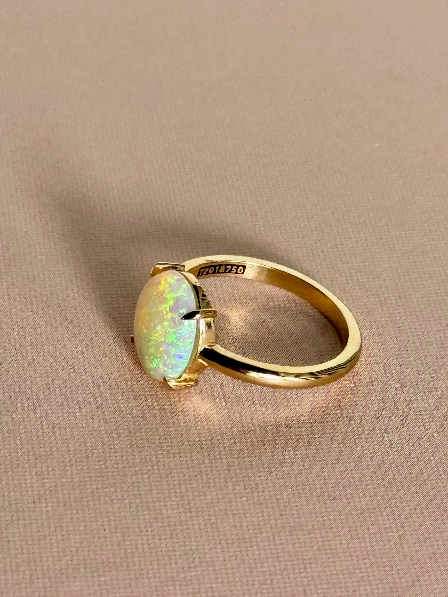 Glitter Opal Claw Ring